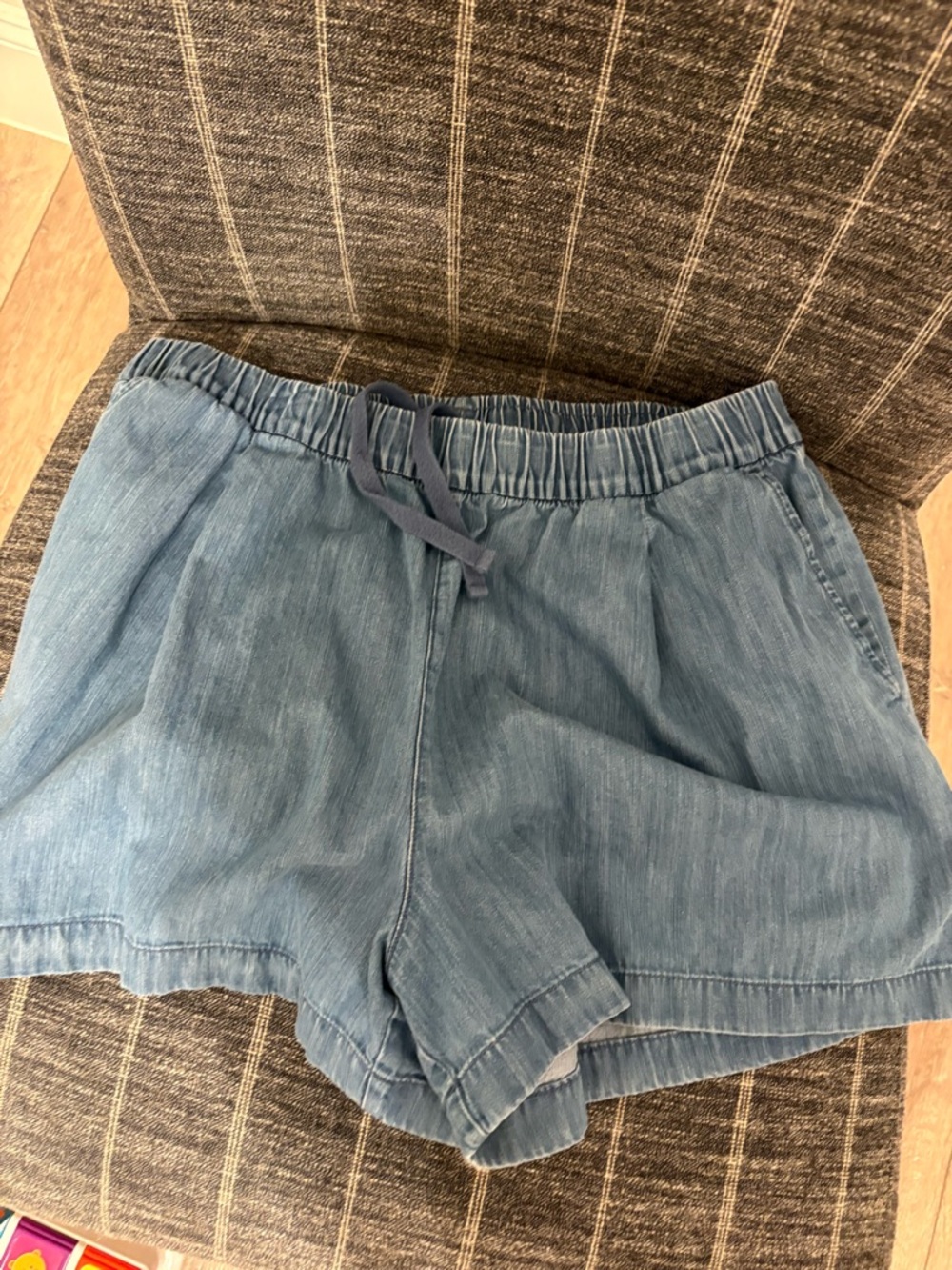 Uniqlo Casual Drawstring Denim-Look Women’s Shorts - Light Blue